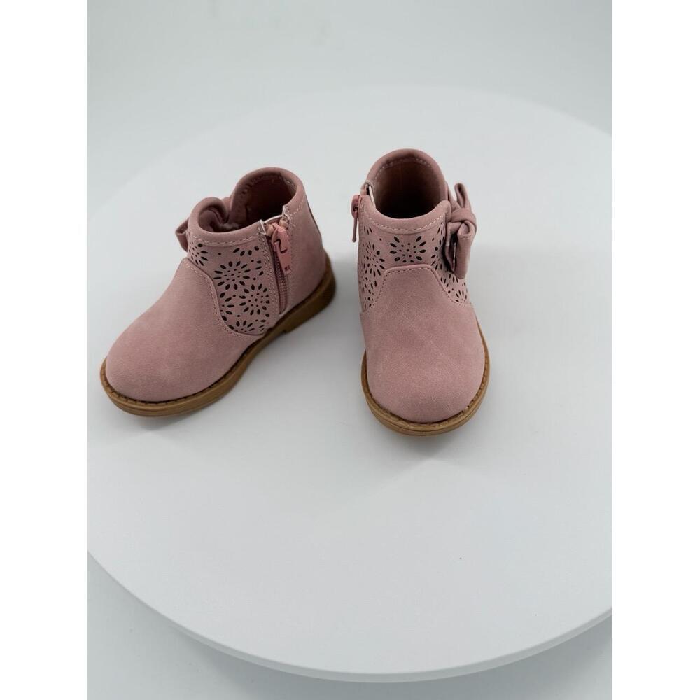 NWT Girls Toddler Shoe Size 5 Pink Ankle Bootie Suede Bow Perforated Pattern - Picture 10 of 13